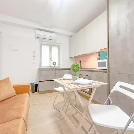 Luxury Design - Free Wifii - Via Sestri Apartment *